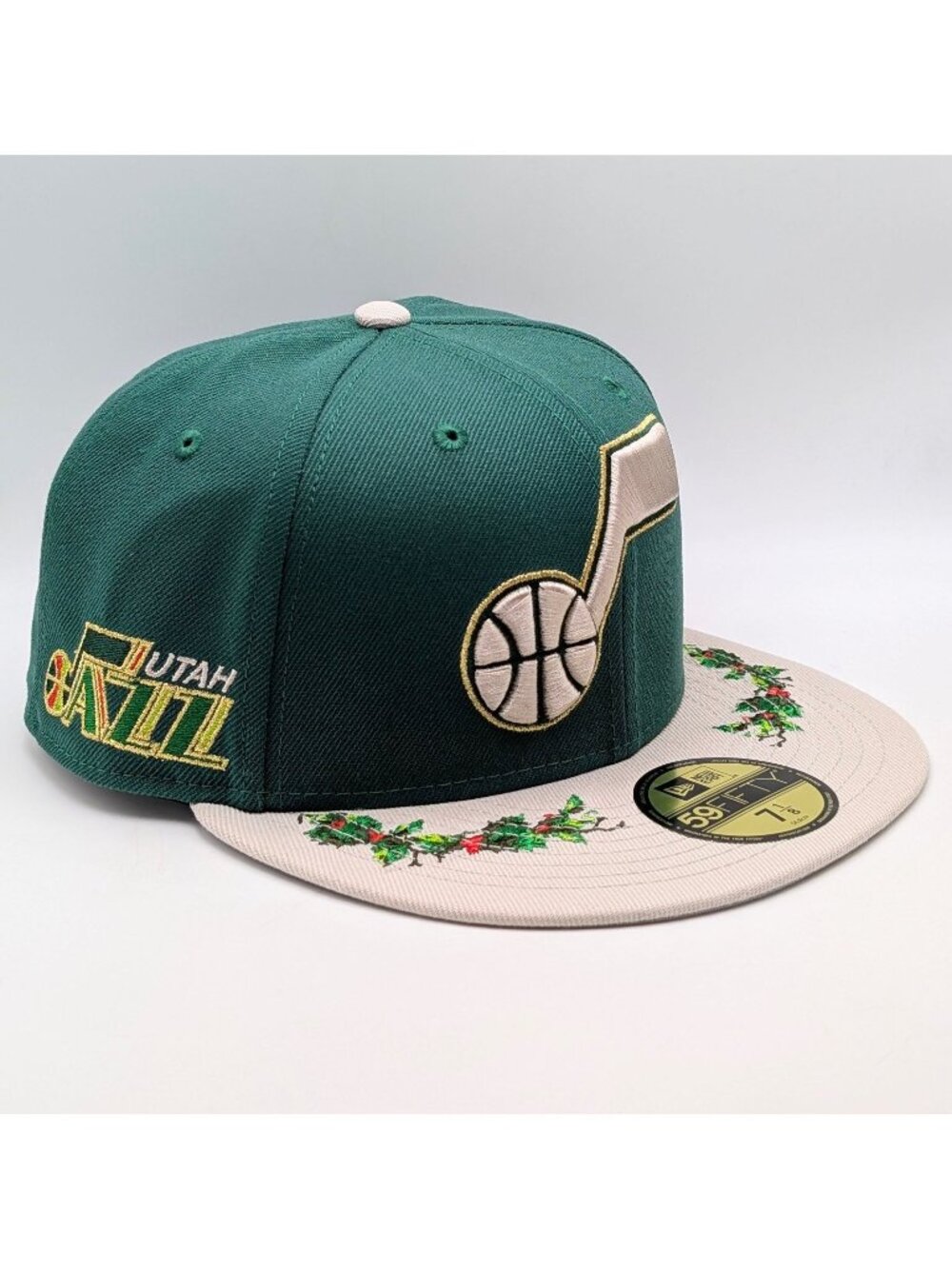 Utah Jazz New Era 59FIFTY Fitted Hat Holiday Holly Christmas Size 7 1/8 Green